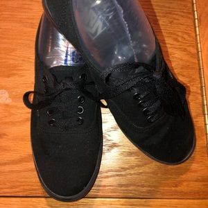 Vans “Authentic Lo Pro”